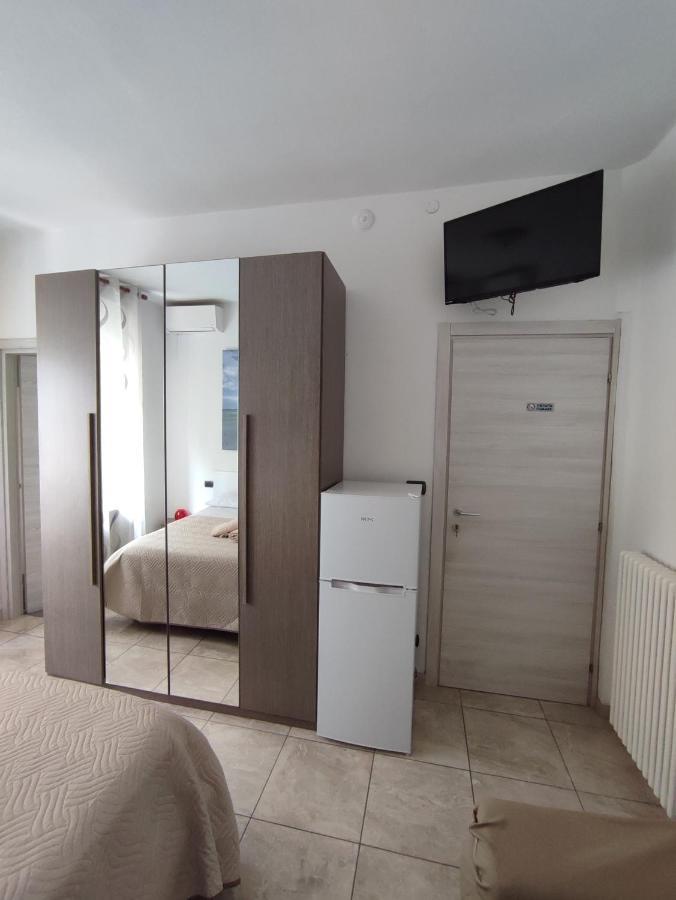 Easy Stay Verona Rooms Екстер'єр фото